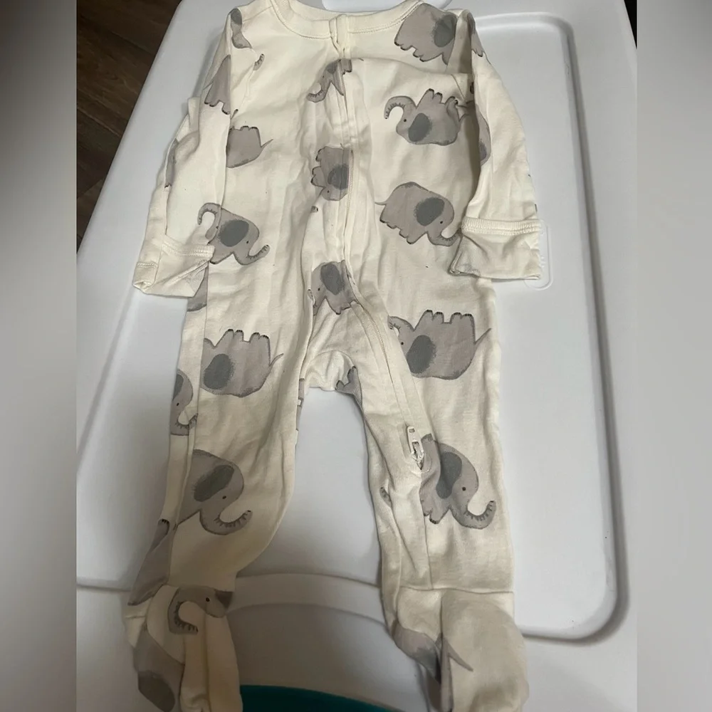 Old Navy Sleepers - Picture 3 of 4